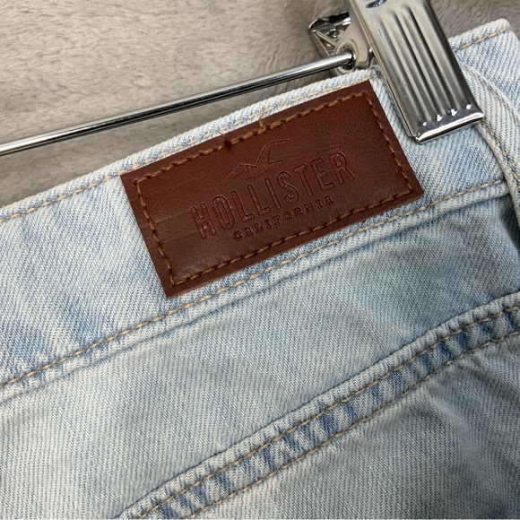 Hollister Ultra High-Rise Distressed Dad Jean Vintage Stretch. Size 7R. (NWT). - Picture 6 of 9